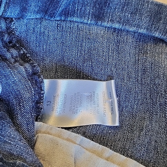 Miley Cyrus & Max Azria size 13? High Rise Denim Shorts - Picture 3 of 5